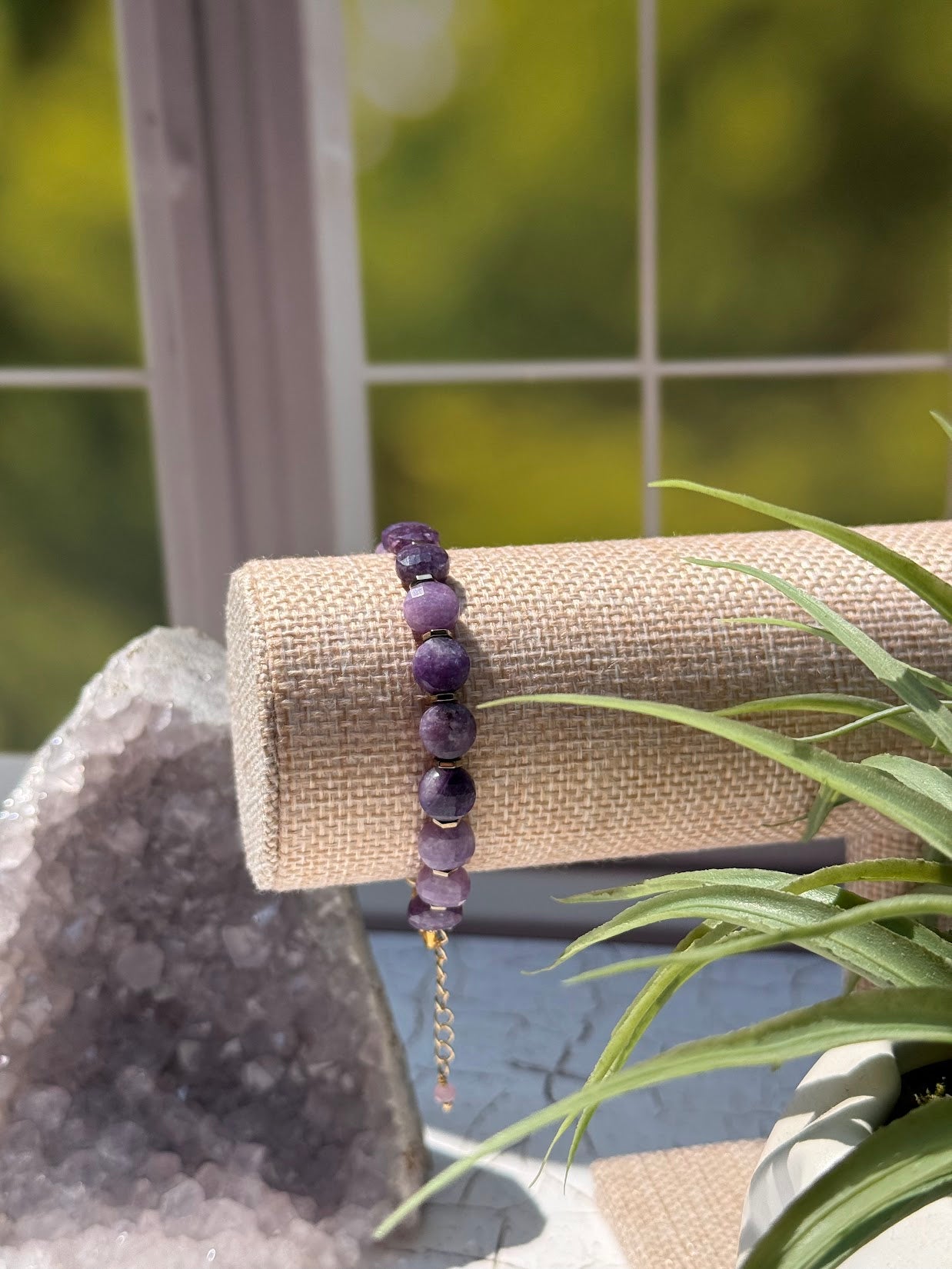 Lavender Dusk Bracelet – Lepidolite & Gold