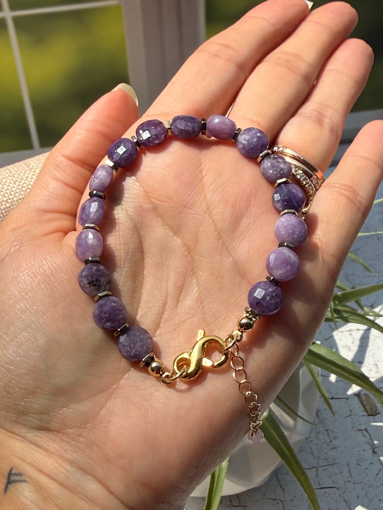Lavender Dusk Bracelet – Lepidolite & Gold